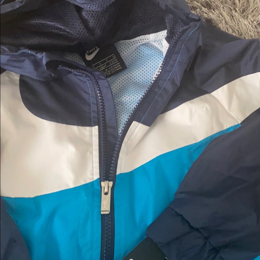 Nike - Picture 2 of 2